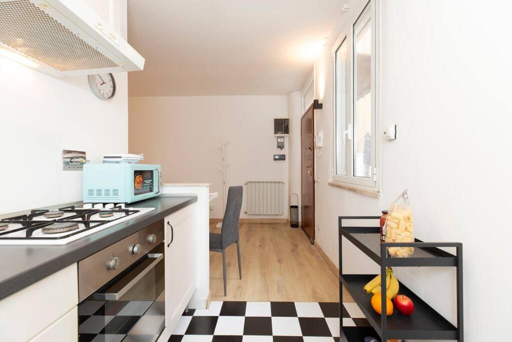 With Terrace 15 Min To Vatican & Trastevere Appartement *